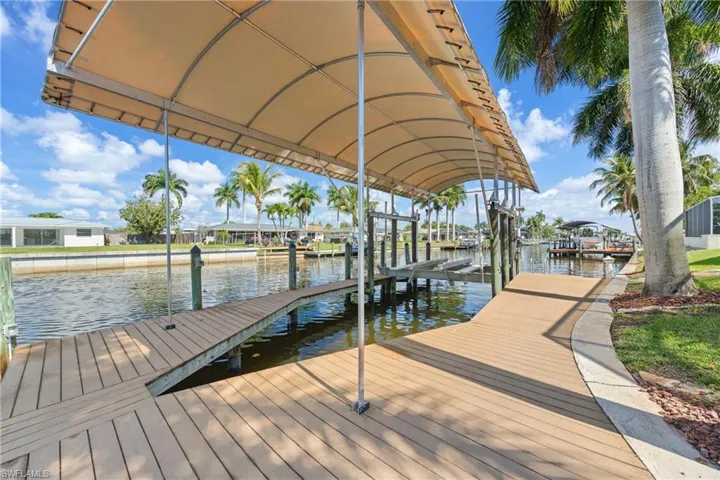1412 Windsor Ct, Cape Coral, Florida 33904