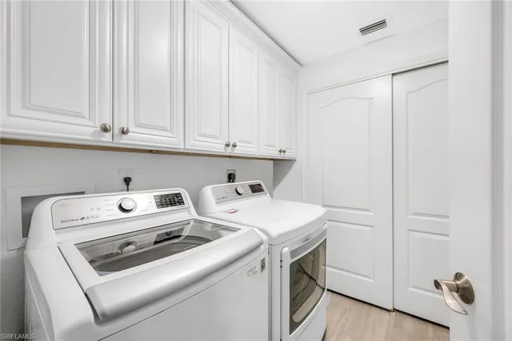 7671 Pebble Creek Cir 105, Naples, Florida 34108