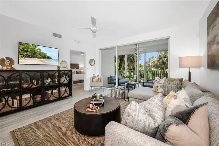 7671 Pebble Creek Cir 105, Naples, Florida 34108