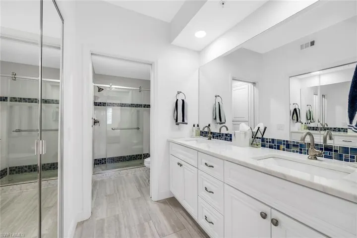7671 Pebble Creek Cir 105, Naples, Florida 34108