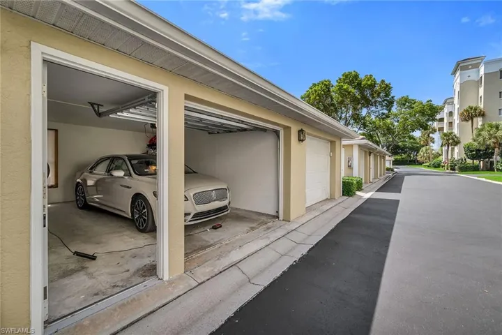7671 Pebble Creek Cir 105, Naples, Florida 34108