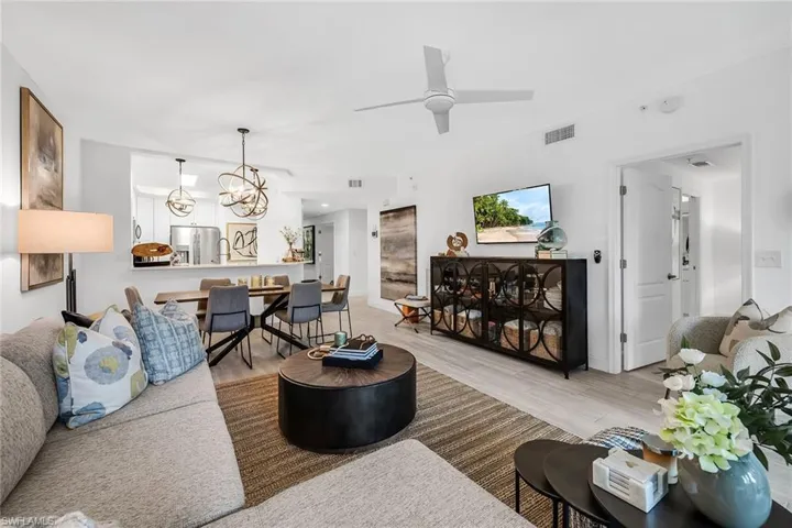 7671 Pebble Creek Cir 105, Naples, Florida 34108