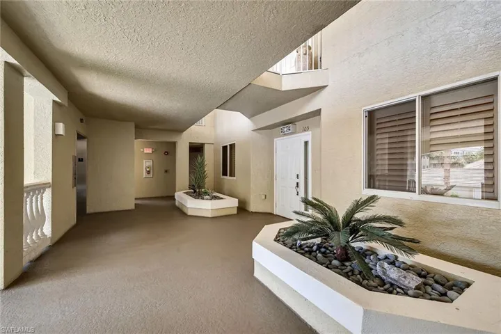 7671 Pebble Creek Cir 105, Naples, Florida 34108