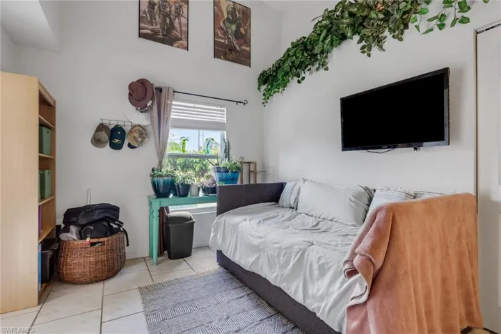 1835 W Crown Pointe  BLVD, Naples, FL 34112