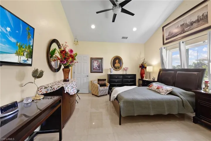 2014 NE 18th  PL, Cape Coral, FL 33909
