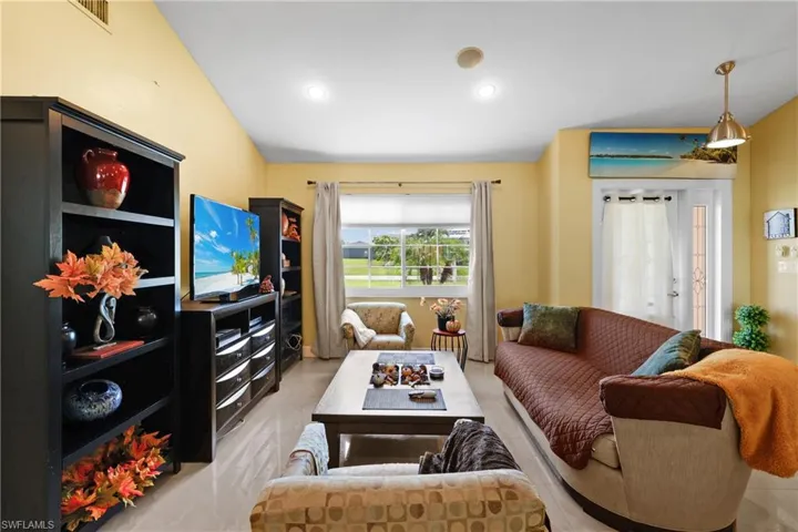 2014 NE 18th  PL, Cape Coral, FL 33909