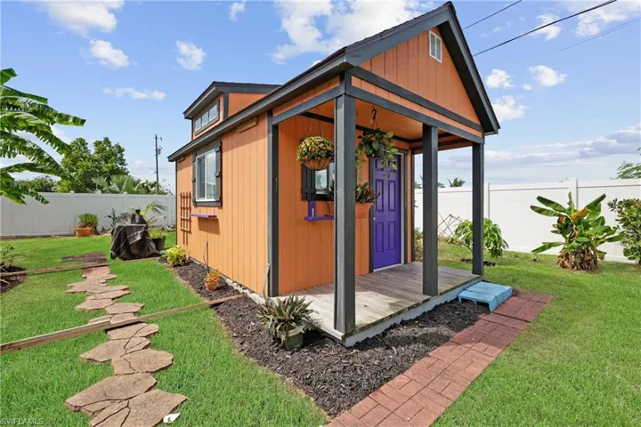 2014 NE 18th  PL, Cape Coral, FL 33909