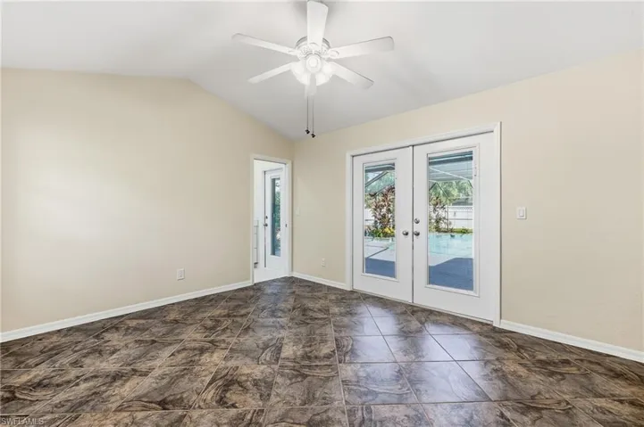 2nd Master Bedroom w/Access to Lanai