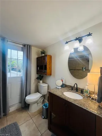 Master Bathroom 2nd floor with access to the roof top deck