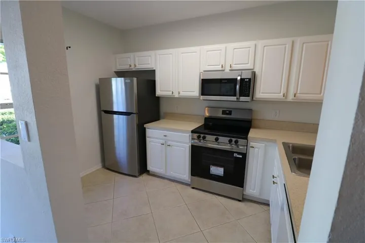 8287 Pacific Beach Dr, Fort Myers, Florida 33966