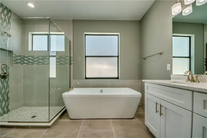 222 SW 24th AVE, CAPE CORAL FL 33991