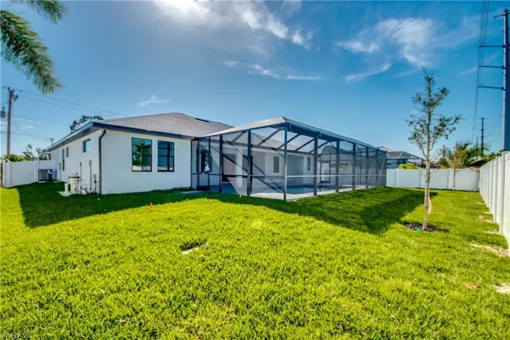 222 SW 24th AVE, CAPE CORAL FL 33991