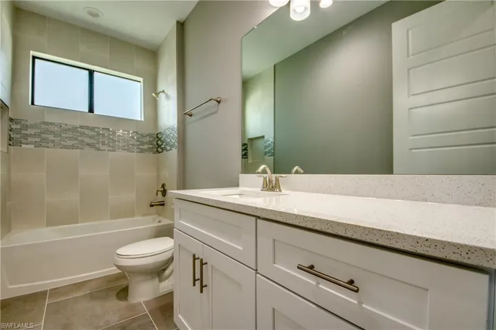 222 SW 24th AVE, CAPE CORAL FL 33991