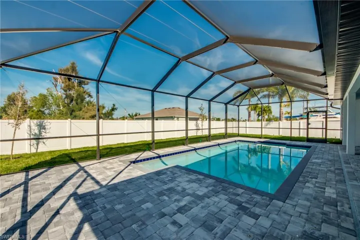 222 SW 24th AVE, CAPE CORAL FL 33991