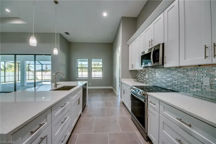 222 SW 24th AVE, CAPE CORAL FL 33991
