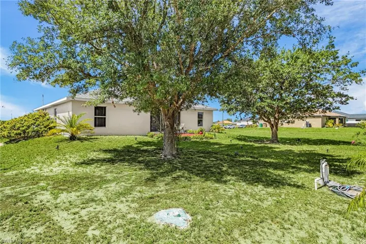 307 NE 25th  TER, Cape Coral, FL 33909