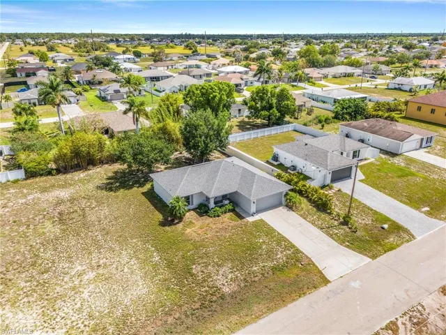 307 NE 25th  TER, Cape Coral, FL 33909