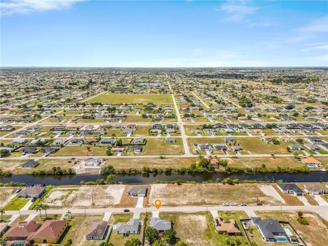 307 NE 25th  TER, Cape Coral, FL 33909