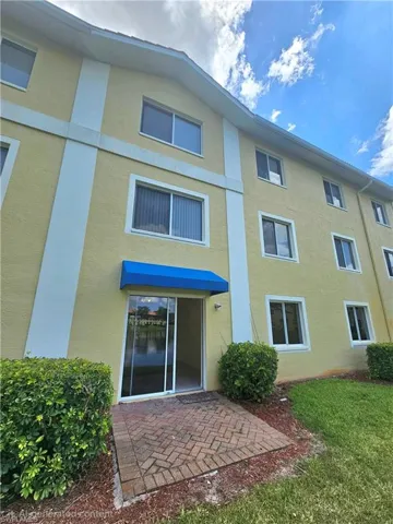 8284 Key Royal Cir 1312, Naples, Florida 34119