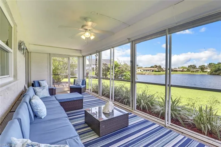 4650  Chippendale  DR, Naples, FL 34112