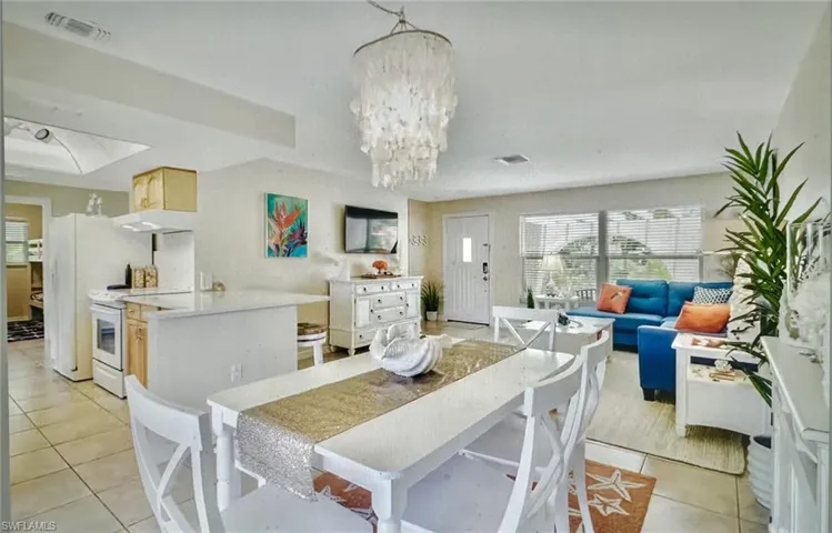 4650  Chippendale  DR, Naples, FL 34112