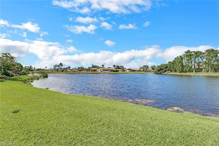 4650  Chippendale  DR, Naples, FL 34112