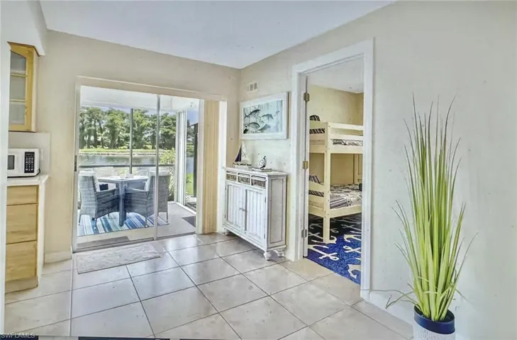4650  Chippendale  DR, Naples, FL 34112