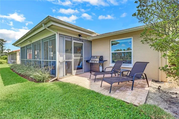 4650  Chippendale  DR, Naples, FL 34112