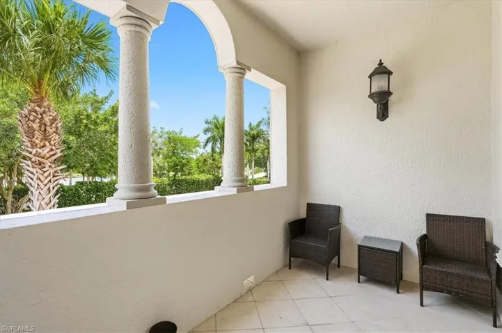 3695 Montreux Ln 202, Naples, Florida 34114