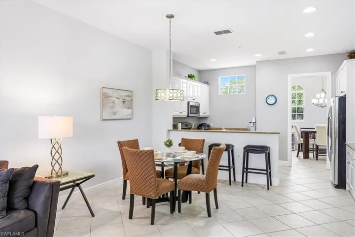 3695 Montreux Ln 202, Naples, Florida 34114