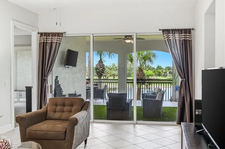 3695 Montreux Ln 202, Naples, Florida 34114