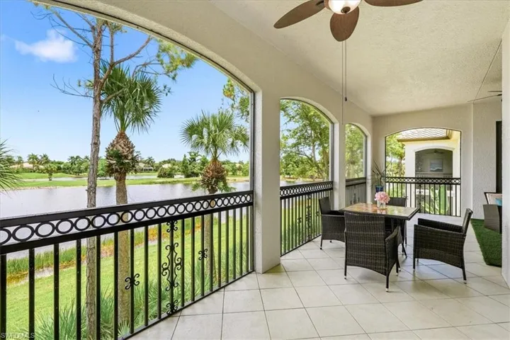 3695 Montreux Ln 202, Naples, Florida 34114