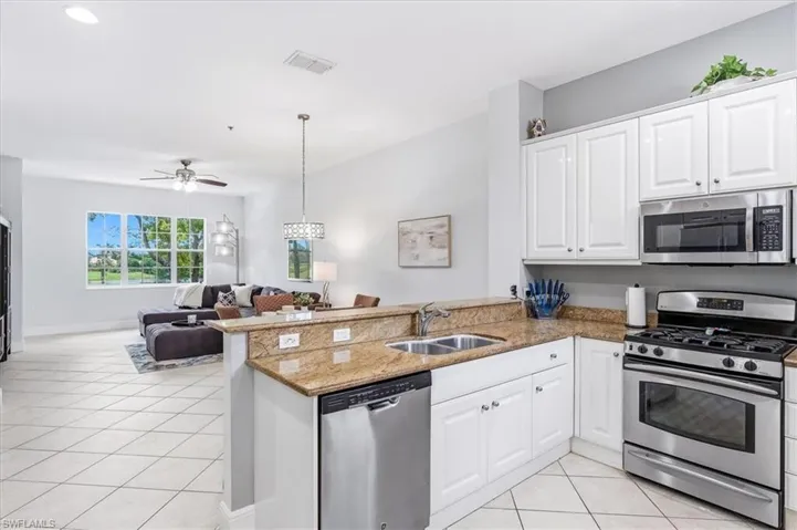 3695 Montreux Ln 202, Naples, Florida 34114