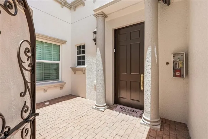 3695 Montreux Ln 202, Naples, Florida 34114