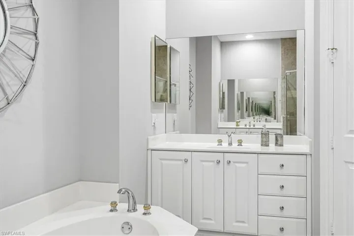 3695 Montreux Ln 202, Naples, Florida 34114