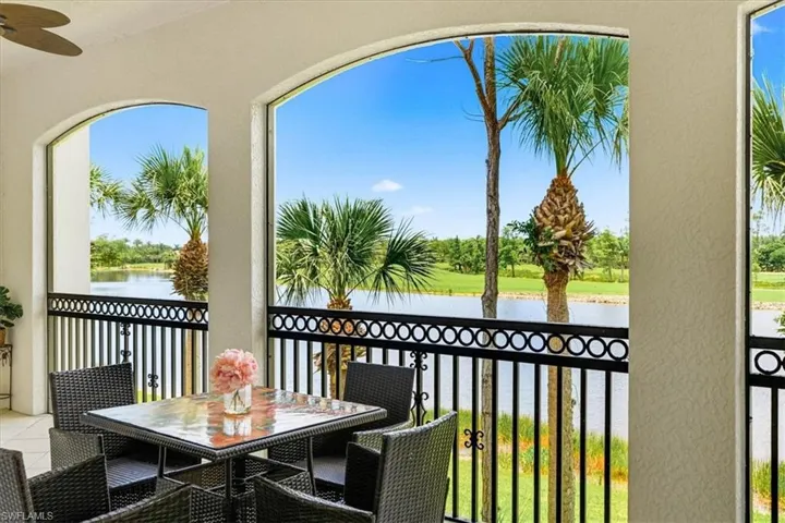 3695 Montreux Ln 202, Naples, Florida 34114