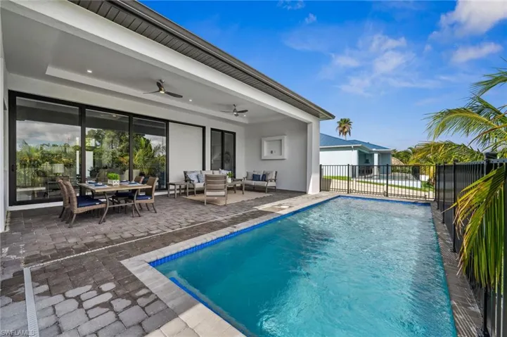 Large covered Lanai