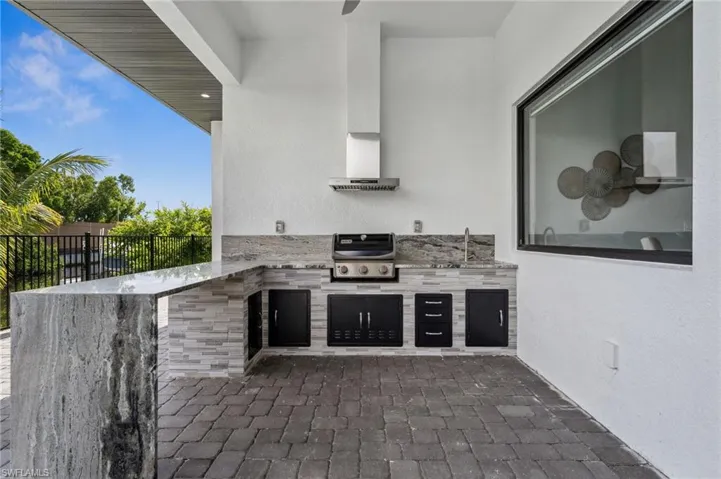 Outdoor Kitchen
