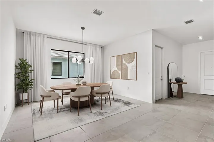 Virtually staged Dining