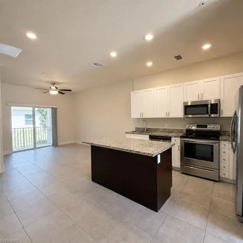 3313 Sw 8th Pl 107, Cape Coral, Florida 33914