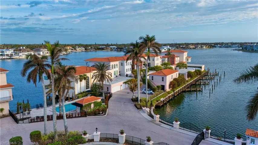 4000 Gulf Shore Blvd N 1400, Naples, Florida 34103