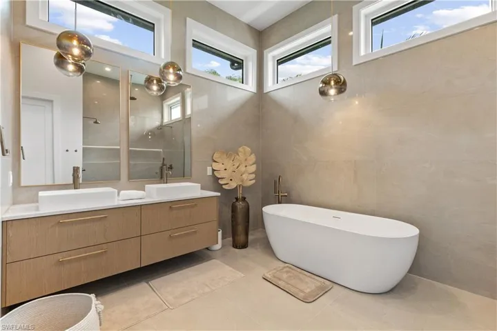 en-suite-main floor