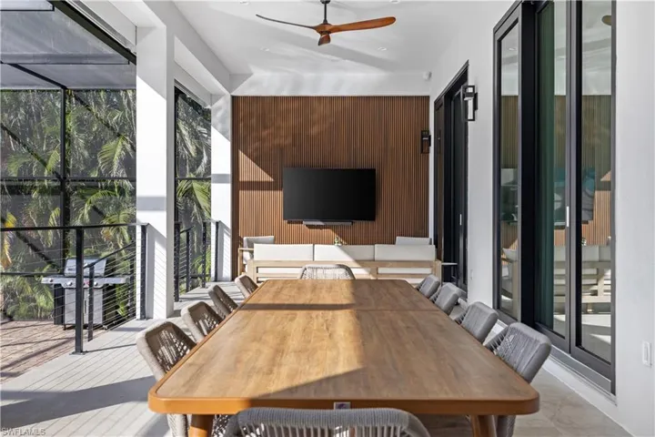 380 Sharwood Dr, Naples, Florida 34110