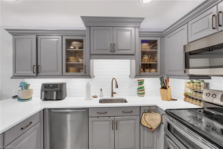 1443  Larkspur  DR, Fort Myers, FL 33901