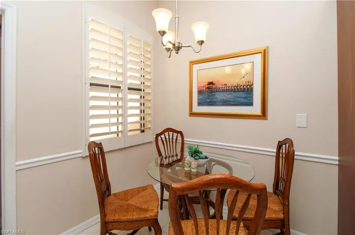 172  Vintage  CIR, Naples, FL 34119