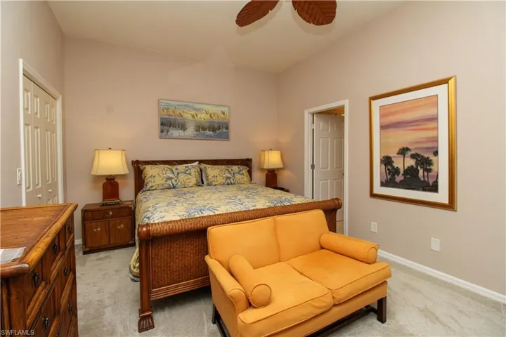 172  Vintage  CIR, Naples, FL 34119