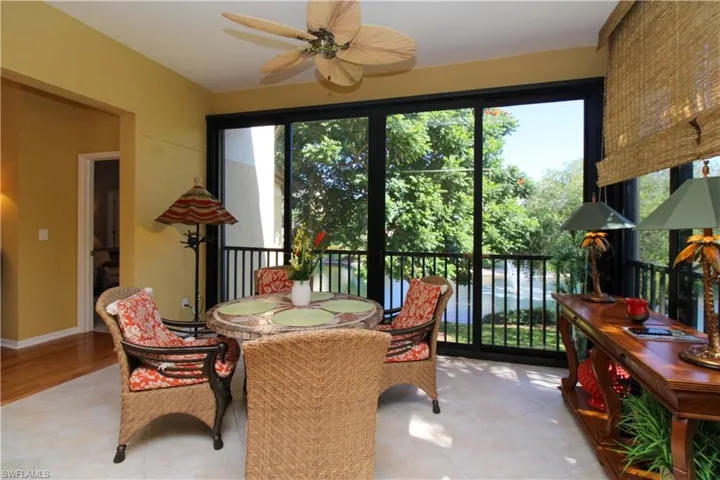 172  Vintage  CIR, Naples, FL 34119