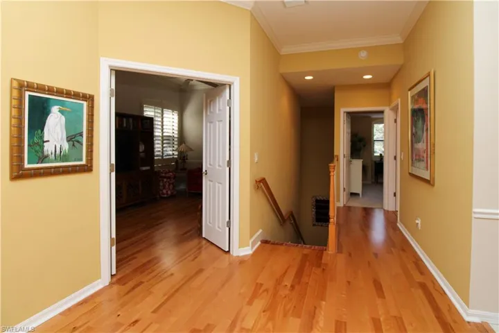 172  Vintage  CIR, Naples, FL 34119
