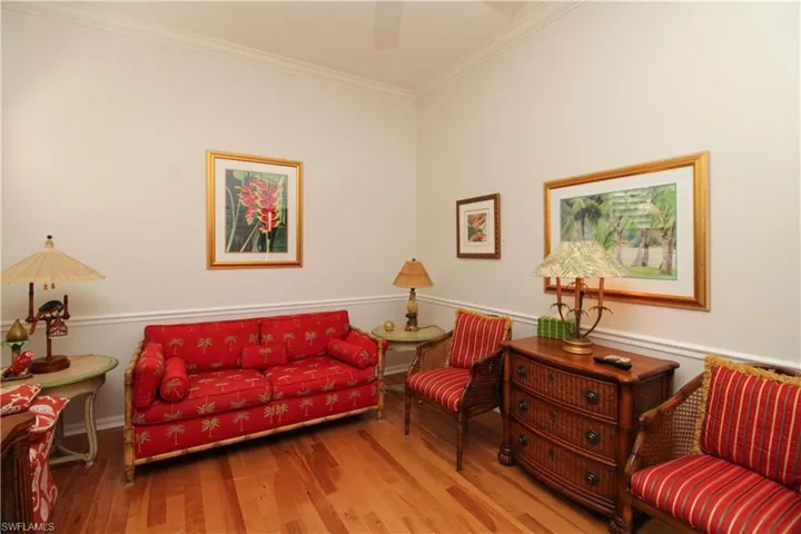 172  Vintage  CIR, Naples, FL 34119