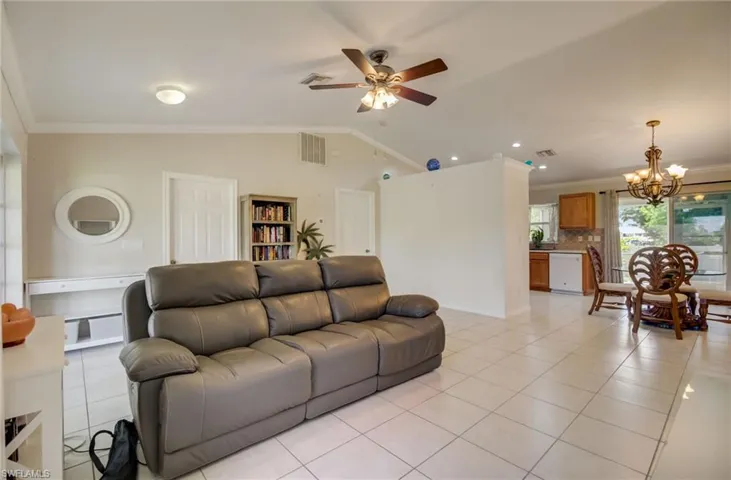 3907 24th ST SW, LEHIGH ACRES FL 33976